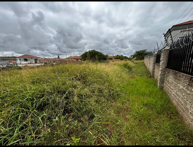 1,608M² VACANT LAND FOR SALE IN SERALA VIEW